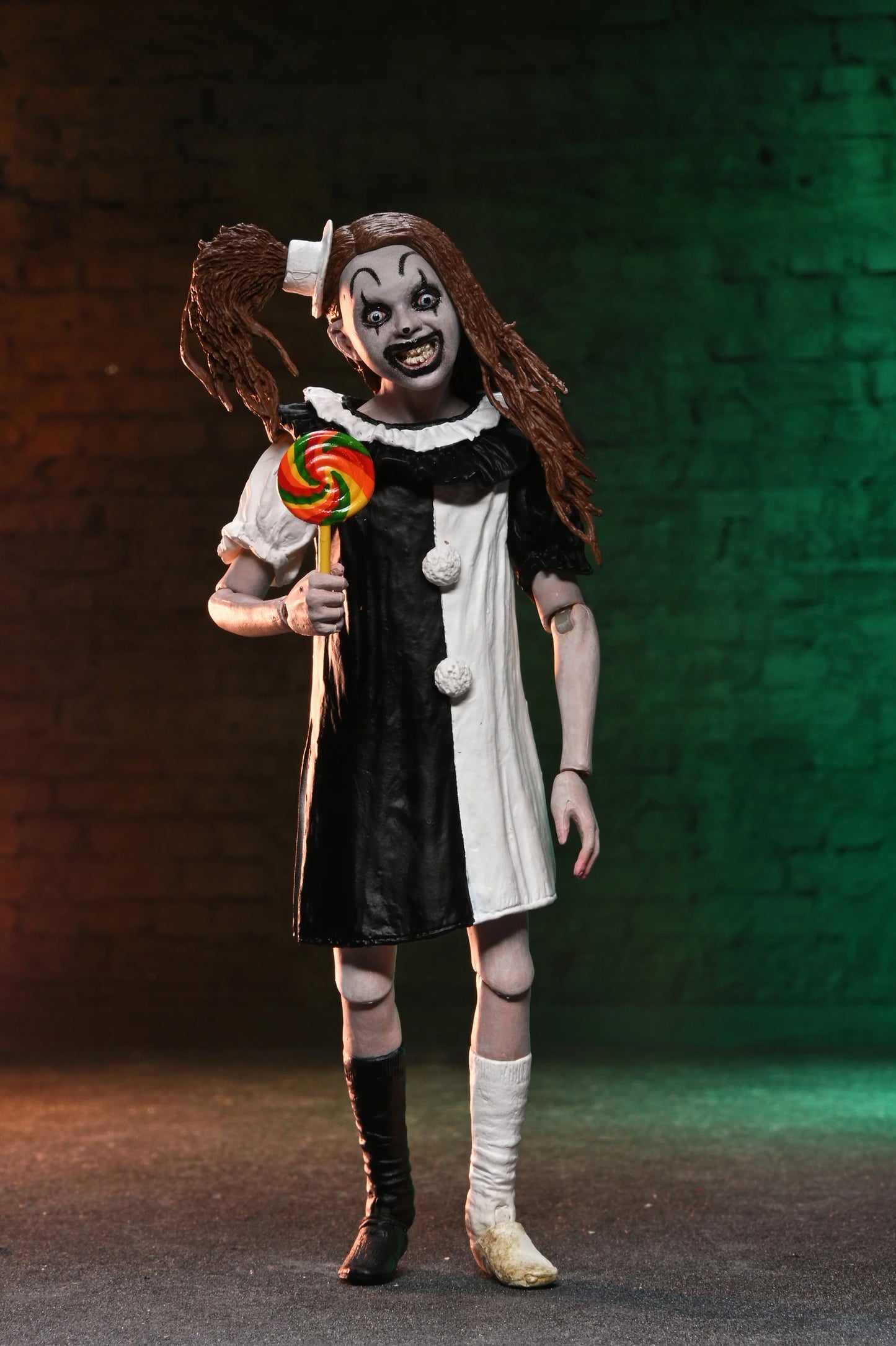 NECA - Terrifier 2 Ultimate Art the Clown and The Little Pale Girl 7" Scale Action Figure 2-Pack